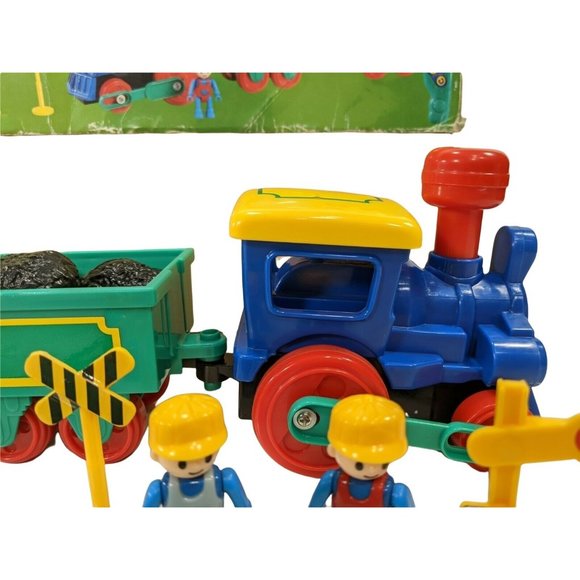 Radio Shack Radio-Controlled Choo Choo Playset COMPLETE W/Original Box-From 2002 - Picture 2 of 9